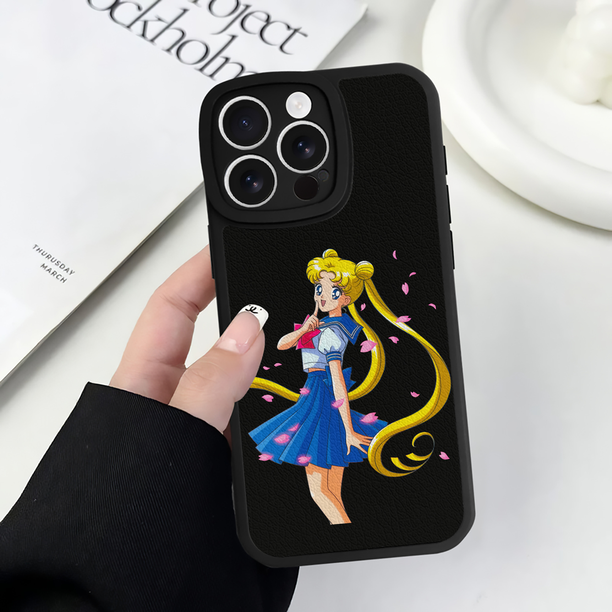 （画像用） 美少女戦士セーラームーン 愛野 美奈子 あいの みなこ Sailor Moon Aino Minako 【iPhone 16シリーズ対応】シリコンスマホケース（レザー調） 材質：シリコン